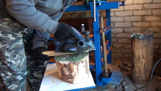 КАК ИЗГОТОВИТЬ ПРОЧНУЮ РУКОЯТЬ НА МОЛОТОК СВОИМИ РУКАМИ.