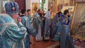 Встреча чудотворной иконы Божией Матери Калужская в Успенском соборе города Козельска.