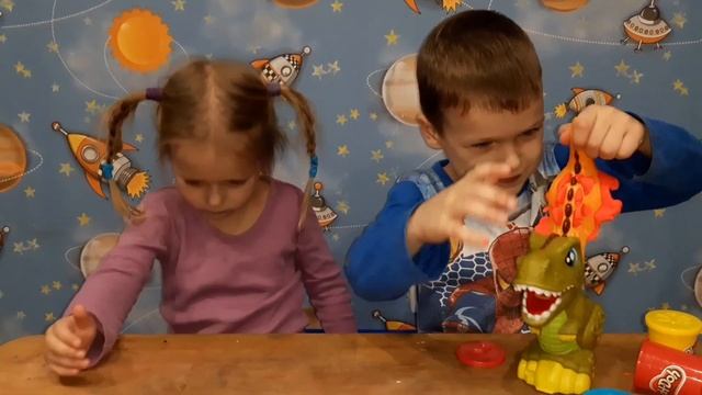 Набор игровой Play-Doh динозавр. смотреть онлайн