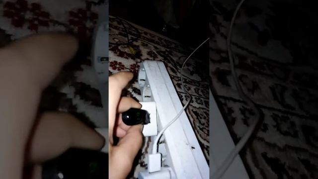 Как зярядить фитнес браслет без его зарядки