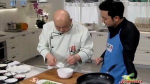 Жареная момордика с курицей