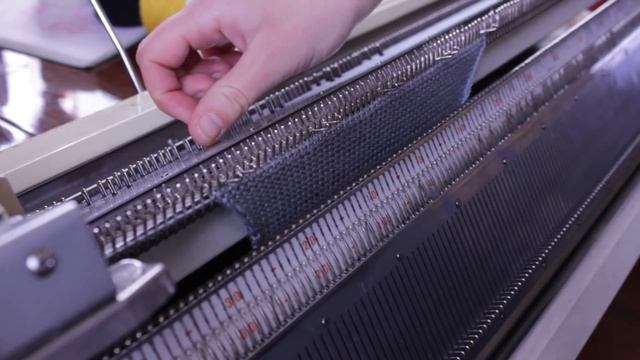 Жаккардовый свитер на вязальной машине | Пряжа, узор, образец, двухцветный жаккард смотреть онлайн