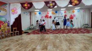 После ухода из зала. (как сюрпризный момент для родителей)