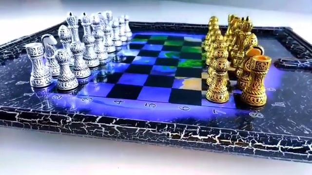 Шахматы - нарды картина подарочные "Фемида" смотреть онлайн