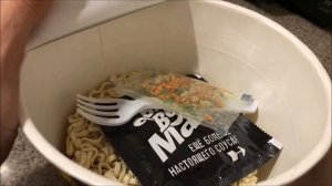 Лапша Бигбон Макс (BigBon Max) с курицей. Что внутри упаковки, пробуем