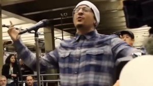 Chester Bennington Funny MOMENT/ РЕДКИЕ КАДРЫ !