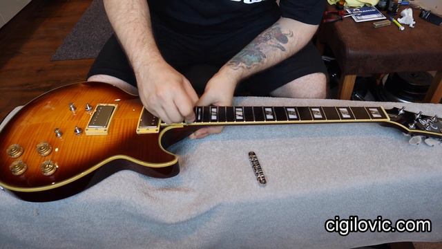 Ibanez AR300 Restringing & Instrument Care смотреть онлайн