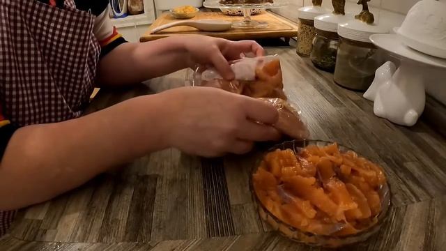 СОЛИМ КРАСНУЮ РЫБУ/НЕМНОГО С ВНУЧЕЙ ПОБОЛТАЛИ смотреть онлайн