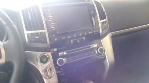 Toyota Land Cruiser 200 V8 Diesel 4.5 D-4D - Engine Start in cabin 2013 Year