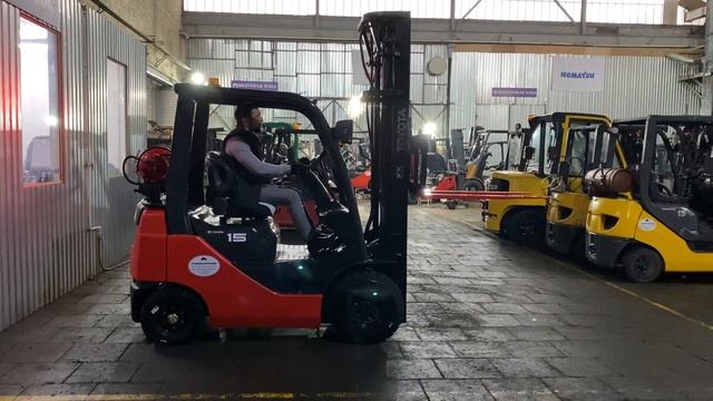 Вилочный автопогрузчик Toyota 32-8FG15 смотреть онлайн