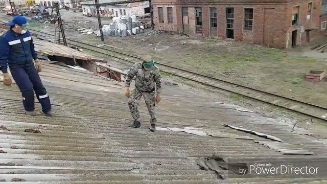 Демонтаж скатной кровли
