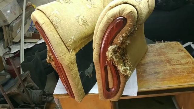 Перетяжка фигурных подлокотников для дивана и кресла.