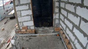 Облицовка газобетонного дома кирпичом своими руками. Второй ряд.