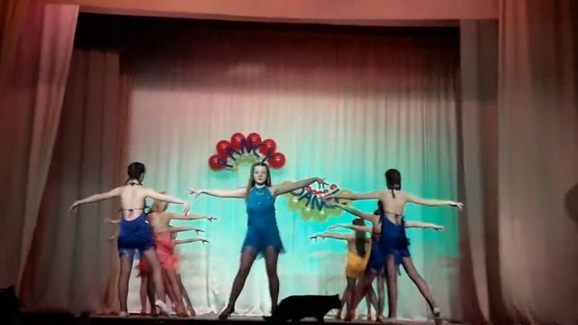 Жаркие латиноамериканские танцы! смотреть онлайн