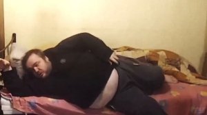 Влад Савельев ложится спать