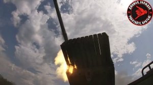 ???? Кадры боевой работы РСЗО "Град" ВС РФ на передовой.

ДЖАМБО?? (https://t.me/+YylQV2V1gqgz