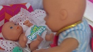 Катя и макс веселая семейка нянька для пупсика куклы мультики с барби видео Даринелка