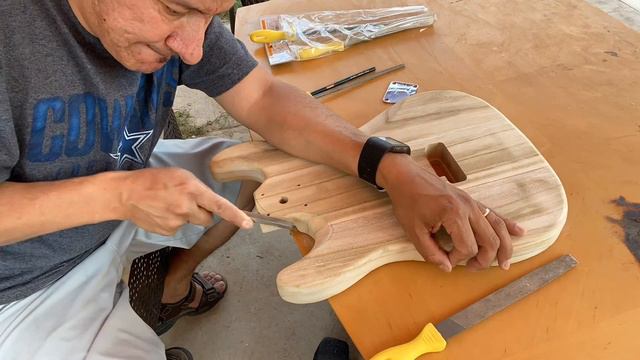 Sculpting a fender style contoured heel and horn scallop. смотреть онлайн