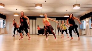 Утренняя танцевальная разминка Katarzyna Cyunczyk Zumba - Que Sera