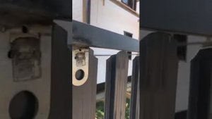 Монтаж металлического штакетника