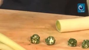 Азиатская кухня  Салат с угрем и сыром Филадельфия под ореховым соусом