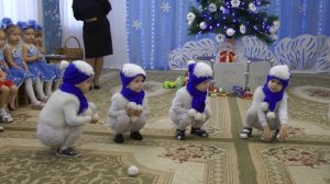 Танец снеговиков на новогоднем празднике 2019 в яслях. Муз.  рук.  Максюта Г.   В.