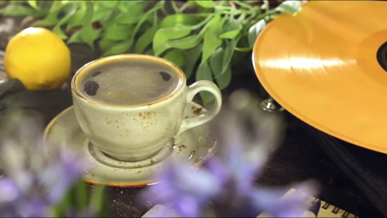 Happy Jazz for Spring - Uplifting Jazz & Bossa Music to Stress Off смотреть онлайн