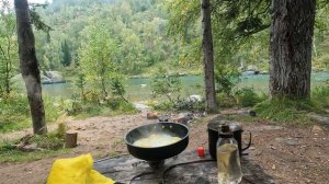 Жизнь в тайге. Дневка на реке Уба. Сплав на пакрафтах в сентябре.