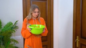 Богатый Студент vs Бедная Студентка в Тюрьме! Я Влюбилась в Миллионера