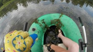 Рыбалка с рогаткой и дротиками с лодки в Августе | Поиск Сазана с лодки! #34