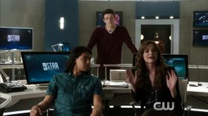 The Flash Cast Interview Grant Gustin, Carlos Valdes and Danielle Panabaker