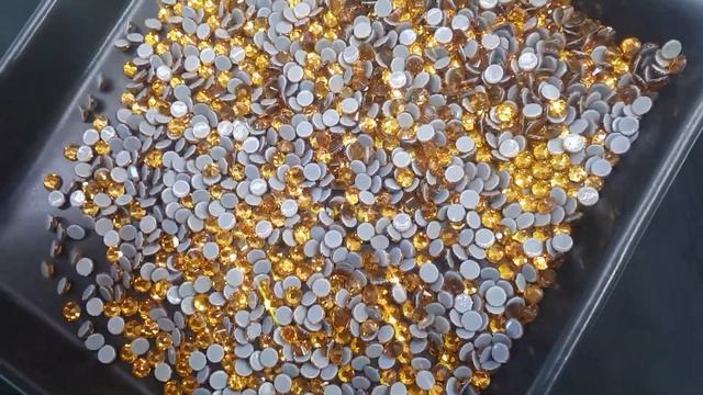 Стразы горячей фиксации цвет Topaz - желто-коричневый (стекло Ю.Корея) смотреть онлайн