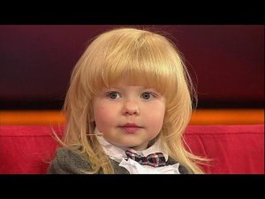 7 лет назад она появилась у Галкина на шоу «Лучше всех», как сейчас выглядит Ева Смирнова