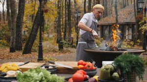 Мясное ассорти на гриле Везувий Fantastic Grill Металл 1000 для гостей ресторана Берендей