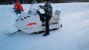 Дрифт на снегоходе буран.??