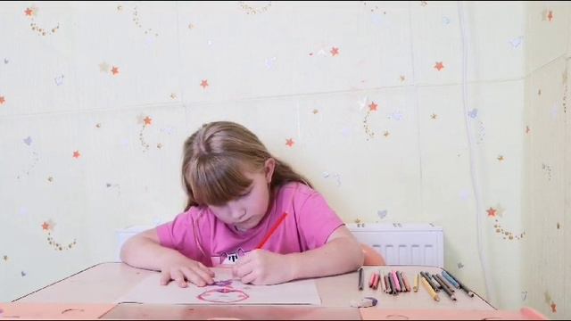 раскрашиваем матрешку
