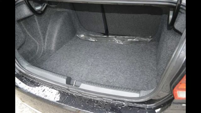 Фольксваген Поло на автомате, черный цвет. Комплектация Хайлайн - За 810 000 руб.