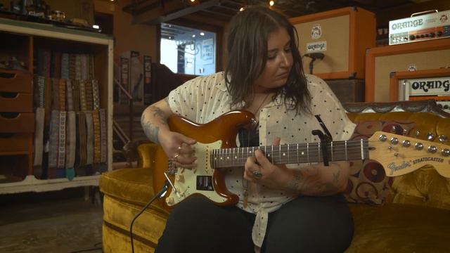 Snacks 151: Fender American Performer Stratocaster, Honey Burst смотреть онлайн