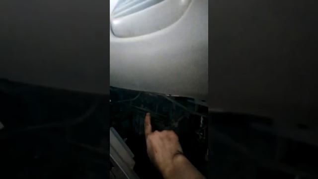 Замена салонного фильтра на Ниссан Альмера Тино.