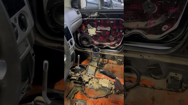 Потоп в салоне авто