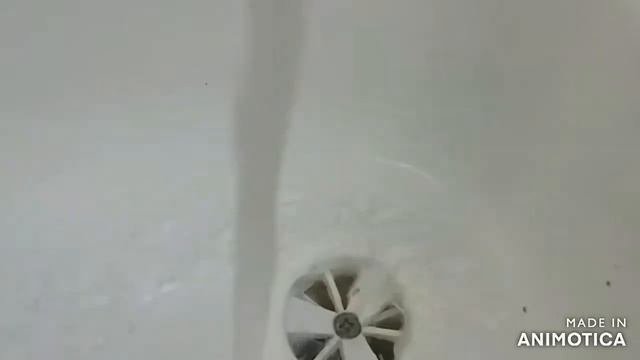 Самый простой и эффективный способ прочистить засор раковины.