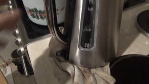 Отзыв о электрочайниках Vitek 1152 и Bosh. Часто в электрочайниках течь, которую нельзя устранить.