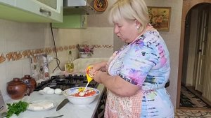 Из одной курицы шесть праздничных блюд. Блюдо №4 Сытный салат