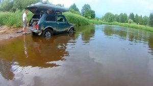 УТОПИЛИ НИВУ НА РЫБАЛКЕ.