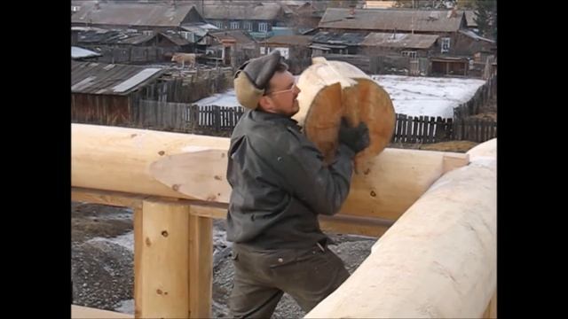 Монтаж верхней обвязки веранды. Каркас из бревна