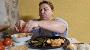 МУКБАНГ ? #мукбанг #mukbang СЕГОДНЯ ПРАЗДНИК ВСЕ НА ГОТОВОЕ /МУЖ НАКРЫЛ СТОЛ ОТ ДУШИ ЕМУ СПАСИБО