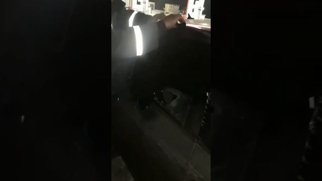 разбиваю заднее стекло на Octavia a7 смотреть онлайн