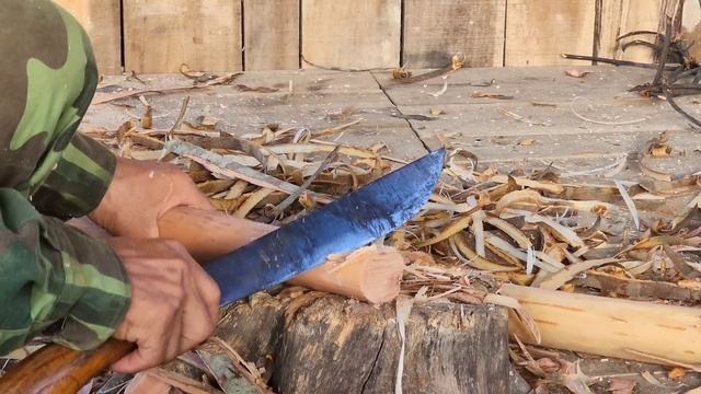 Go to the fields to cut taro roots for pickling, make a bed of finished wood and bamboo... смотреть онлайн