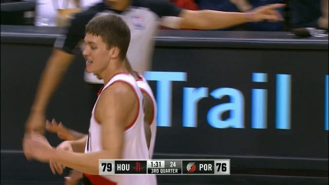 Damian Lillard Sets Up Meyers Leonard смотреть онлайн