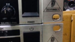 Behringer MX882